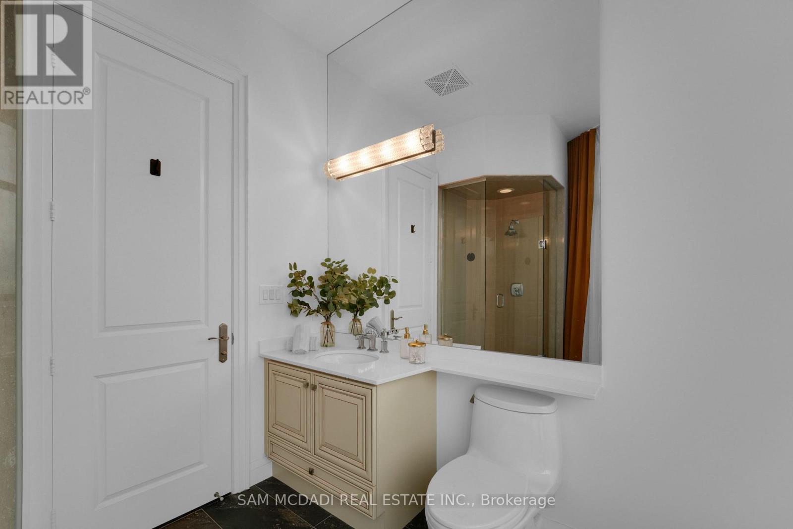 Ph3 - 50 Absolute Avenue Property Photo 17