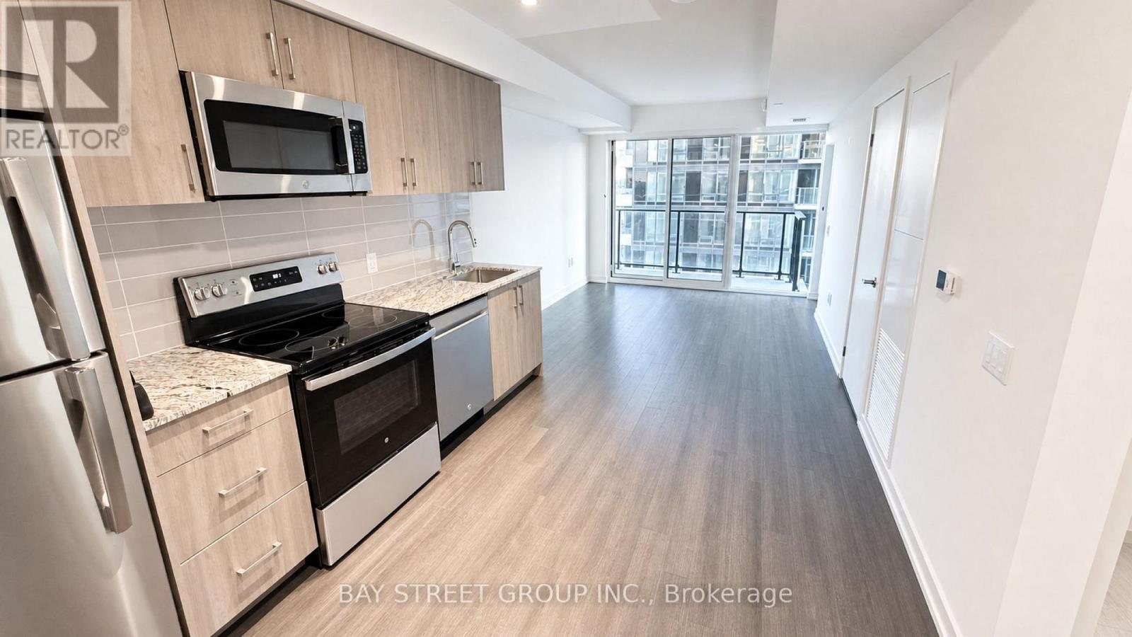 1016 - 4010 Eglinton Avenue W Property Photo 3
