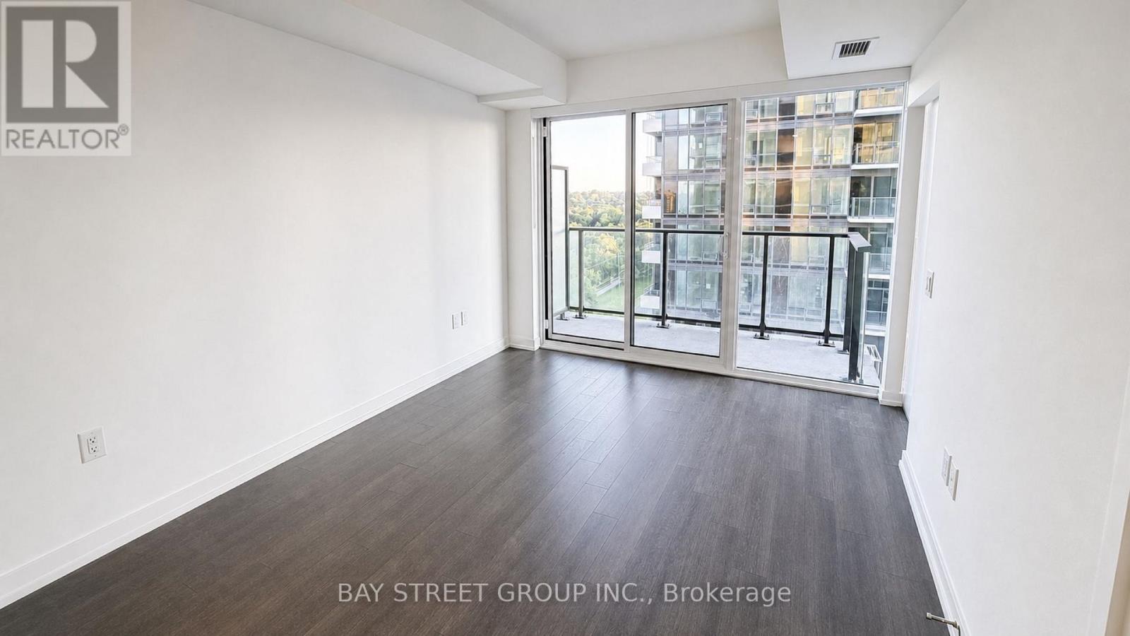1016 - 4010 Eglinton Avenue W Property Photo 8