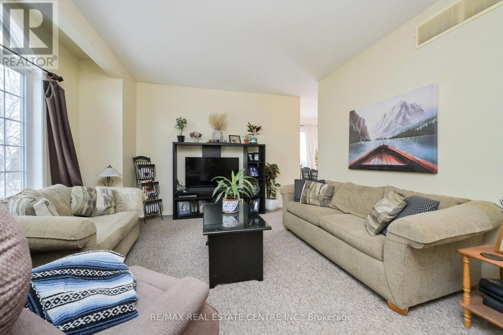 300 A Broadway Property Photo 6