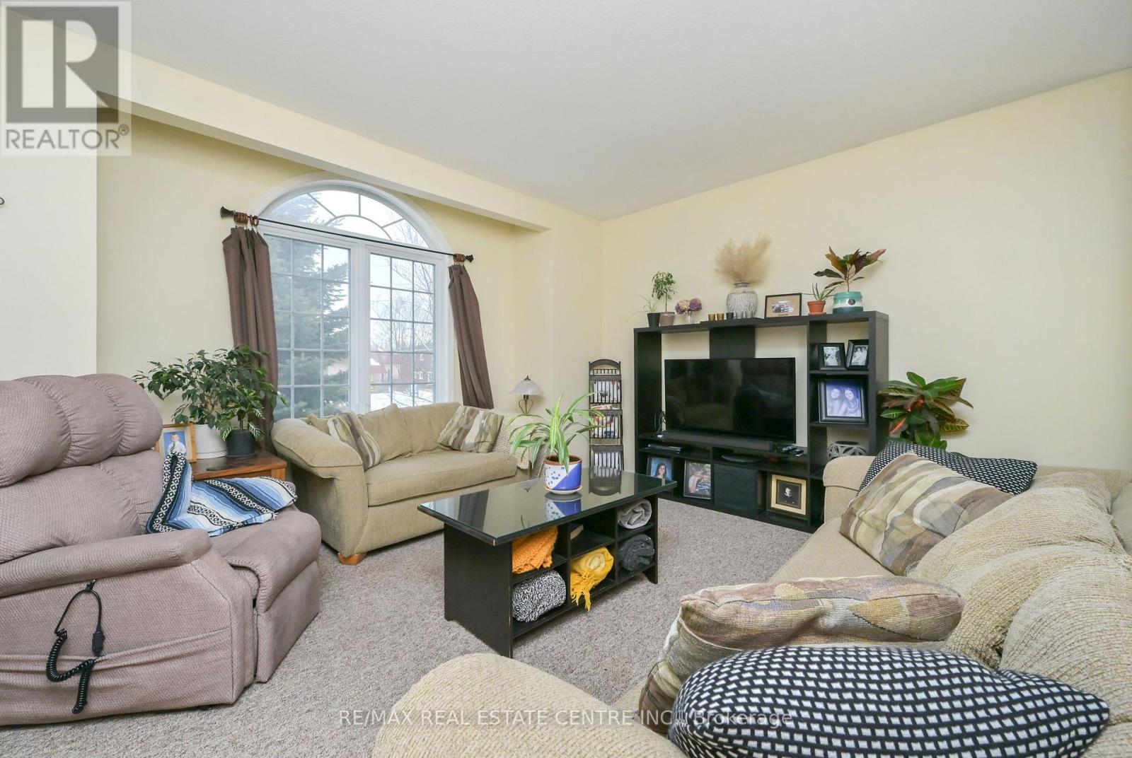 300 A Broadway Property Photo 7