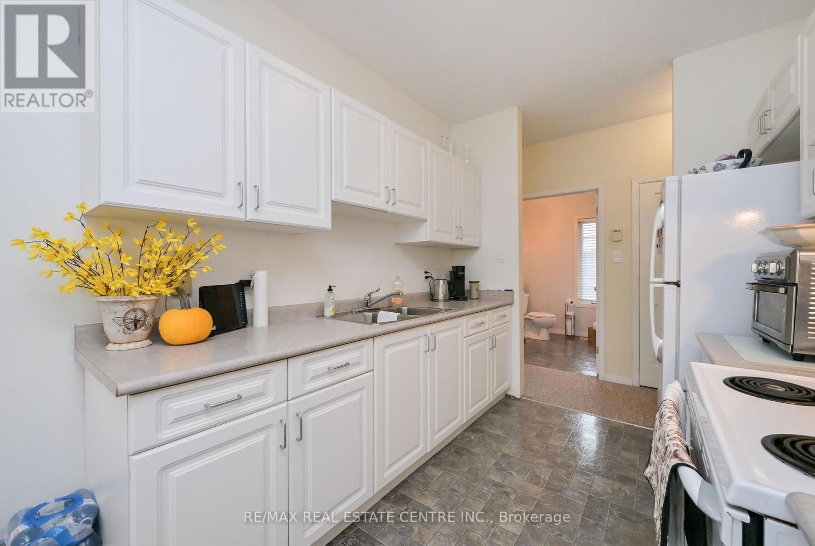 300 A Broadway Property Photo 11