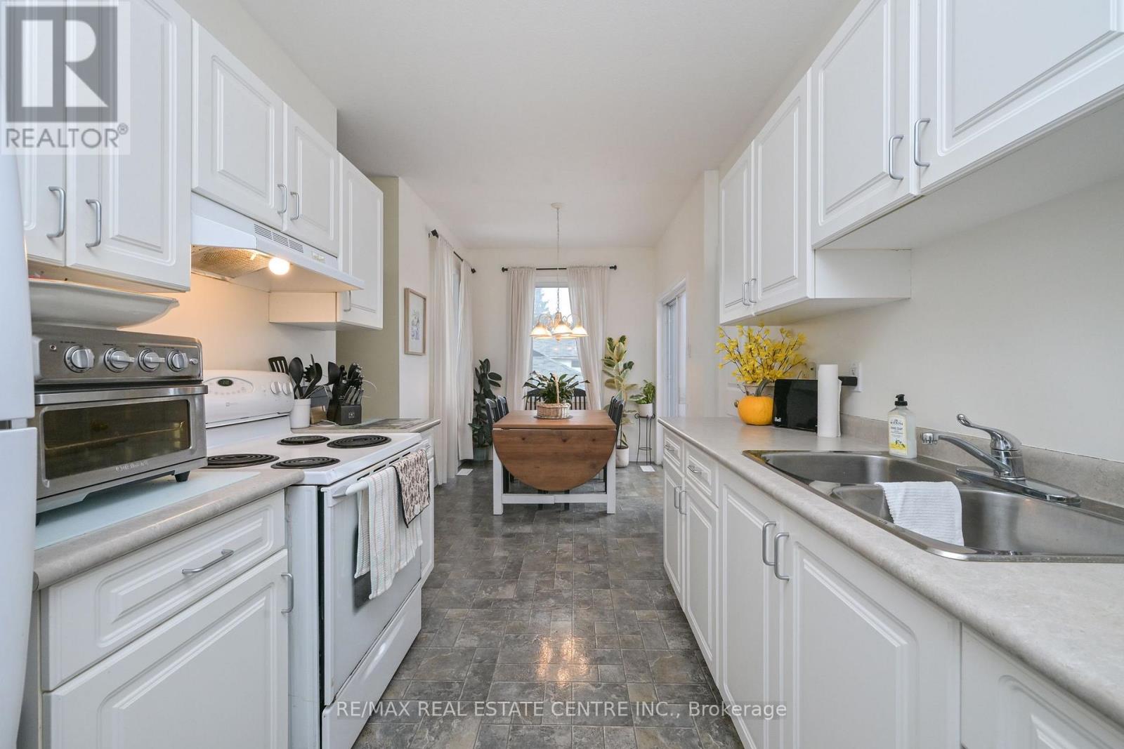 300 A Broadway Property Photo 12