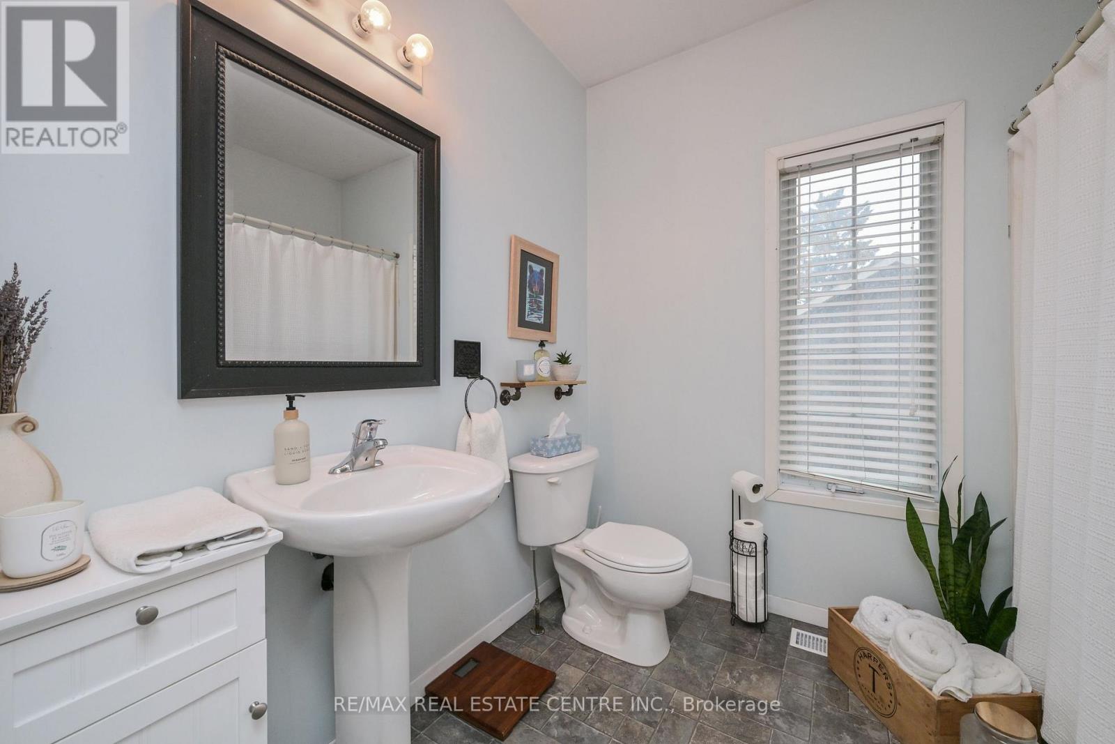 300 A Broadway Property Photo 13