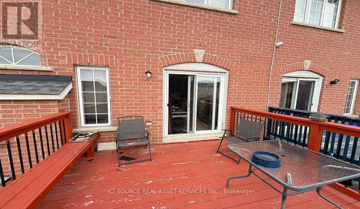 UPPER - 26 PEFFERLAW CIRCLE Property Photo 1