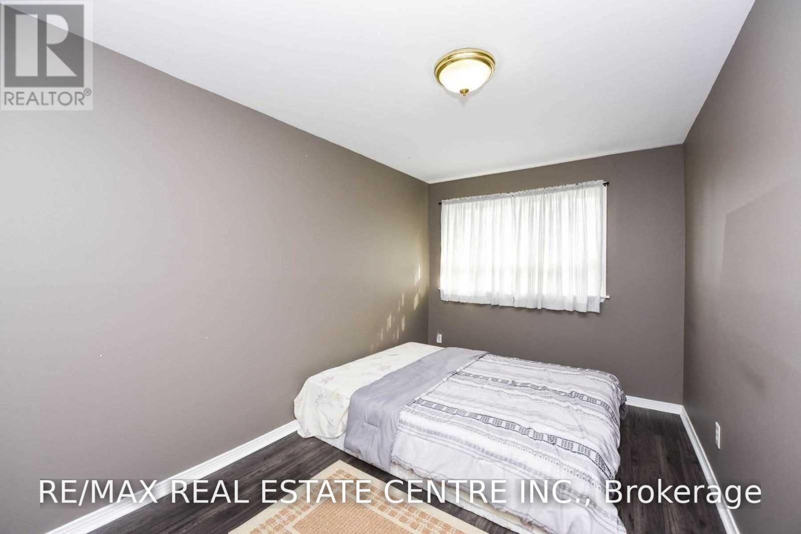 Upper - 19 Alderbury Crescent Property Photo 8