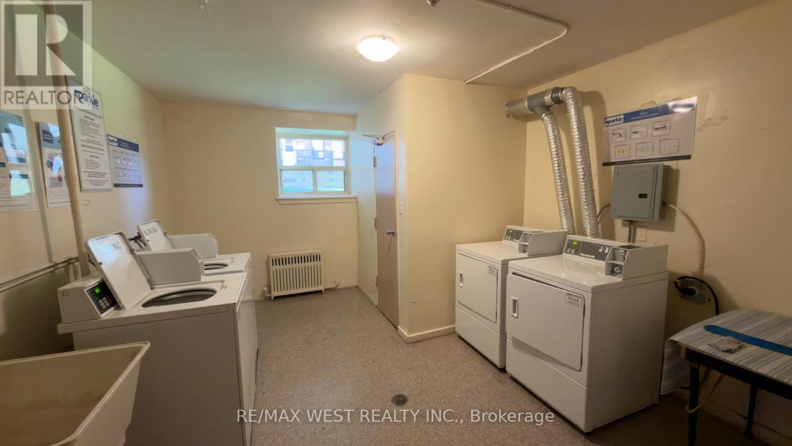 29 - 10 Crown Hill Place Property Photo 10