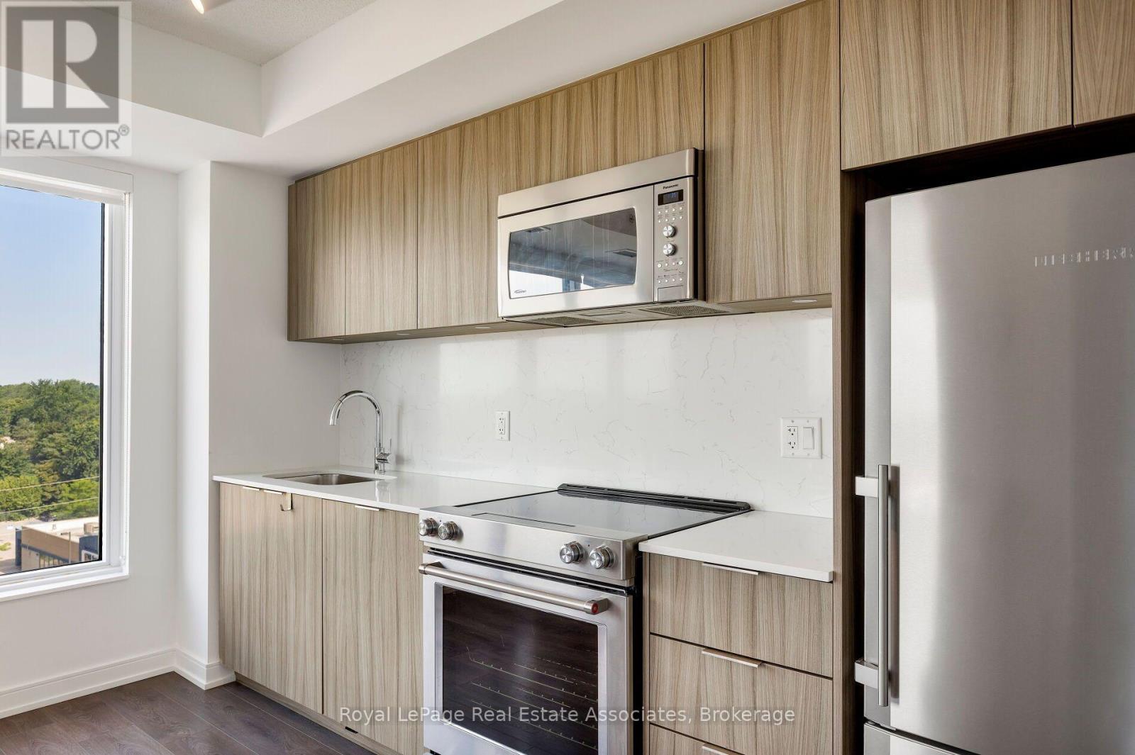 602 - 30 Samuel Wood Way Property Photo 6