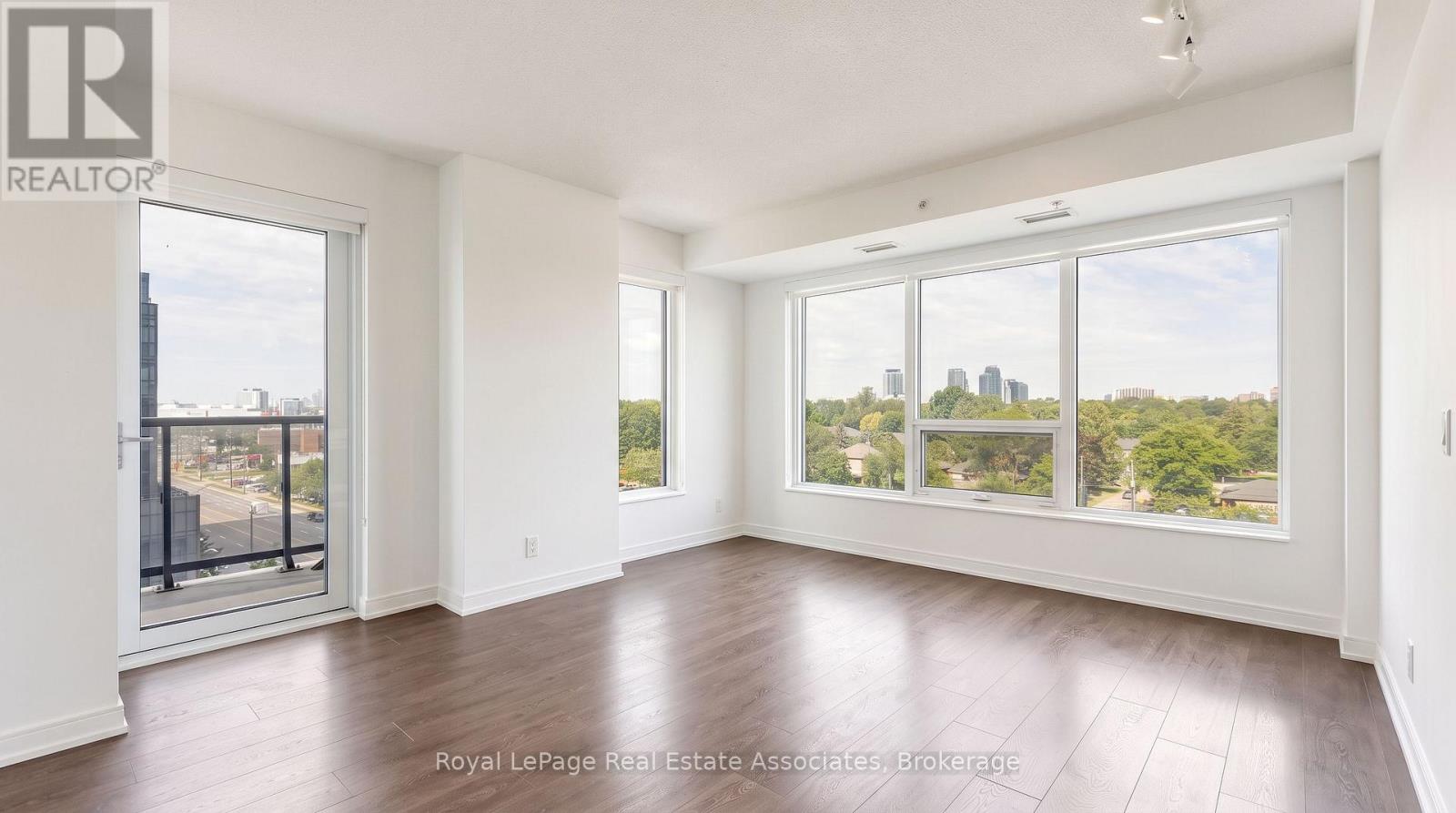 602 - 30 Samuel Wood Way Property Photo 8
