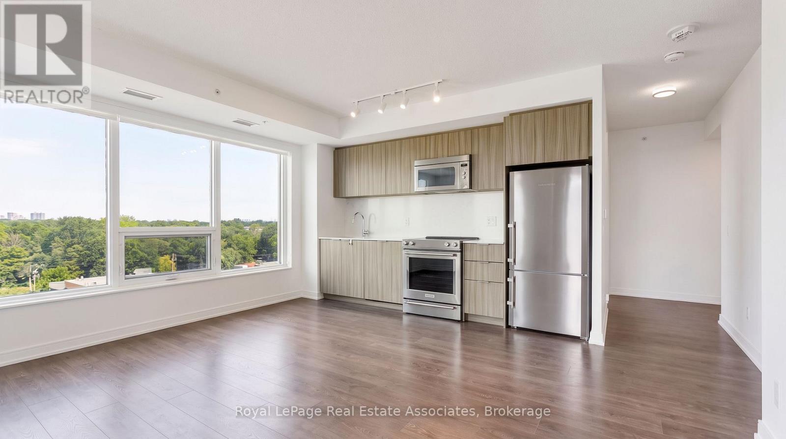 602 - 30 Samuel Wood Way Property Photo 14