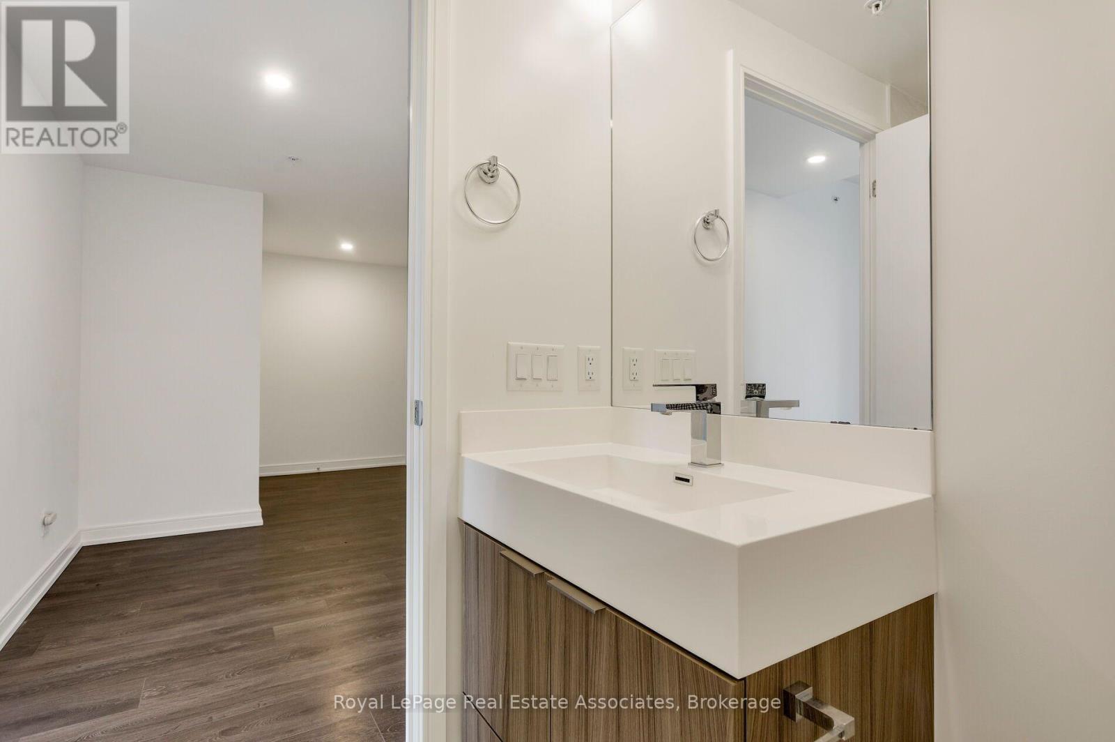 602 - 30 Samuel Wood Way Property Photo 21