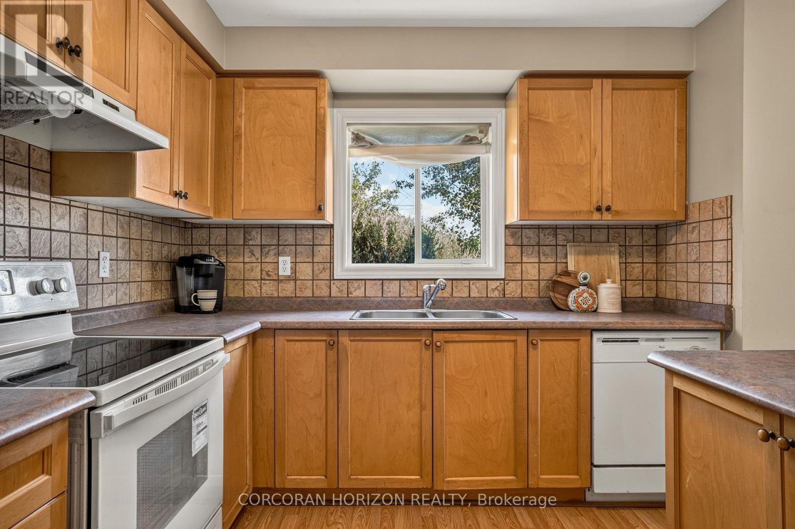 14 - 2871 Darien Road Property Photo 9