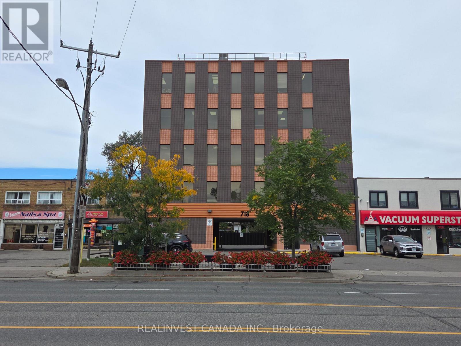 202 & 203 - 718 Wilson Avenue Property Photo 1