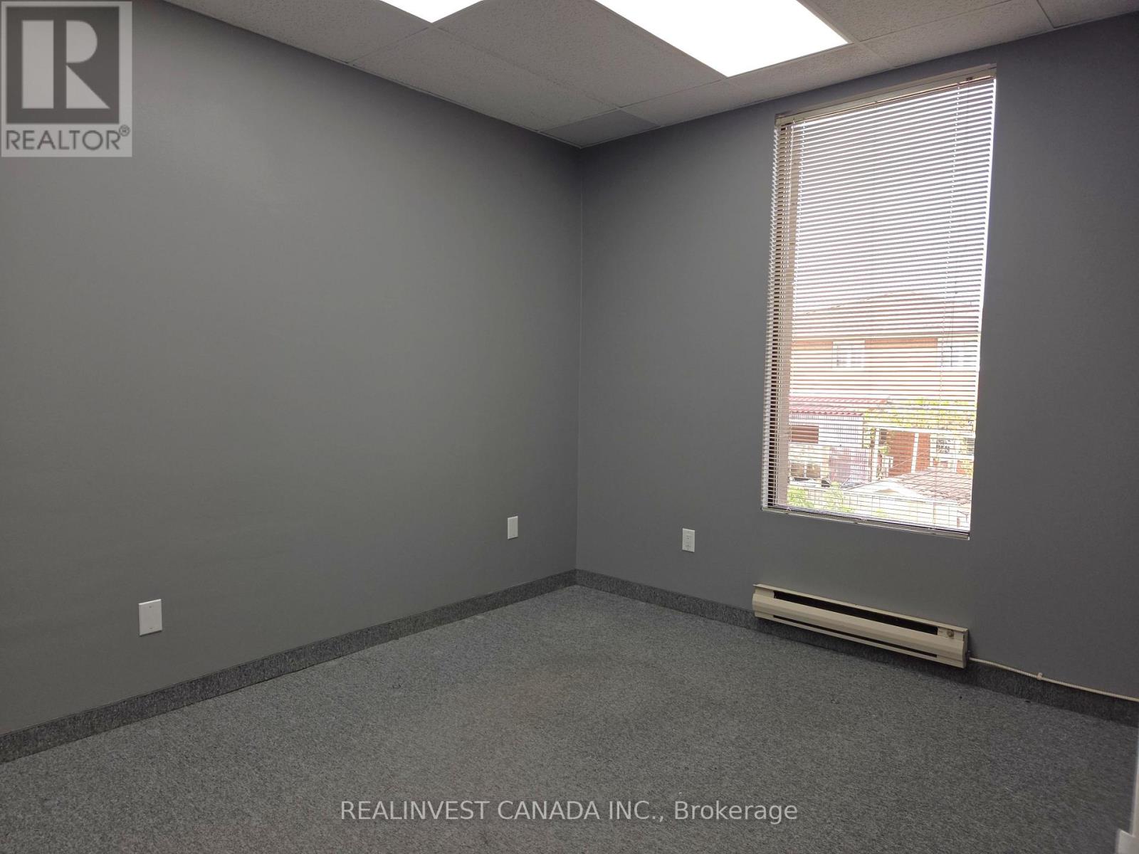 202 & 203 - 718 Wilson Avenue Property Photo 12