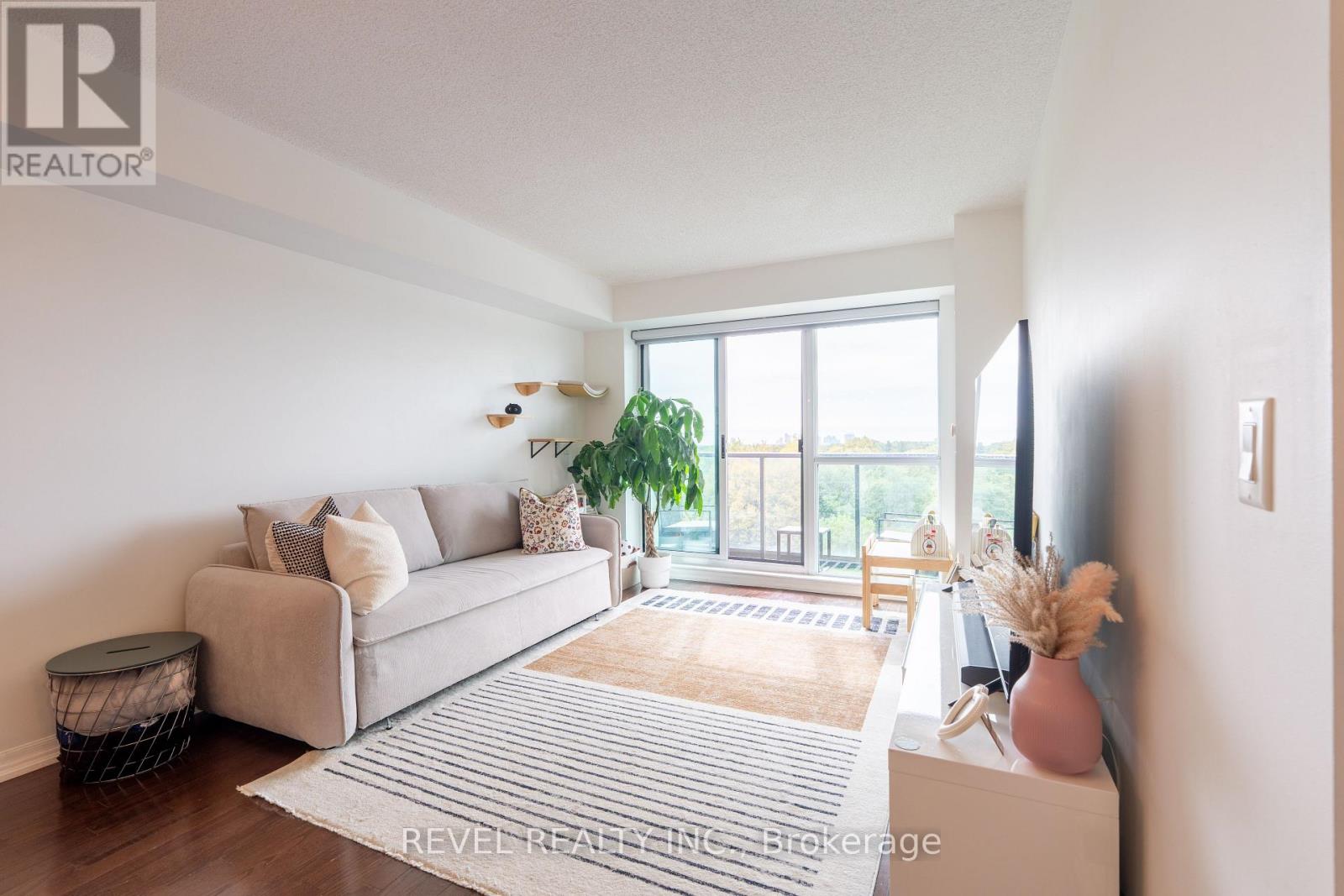 603 - 1403 Royal York Road Property Photo 1