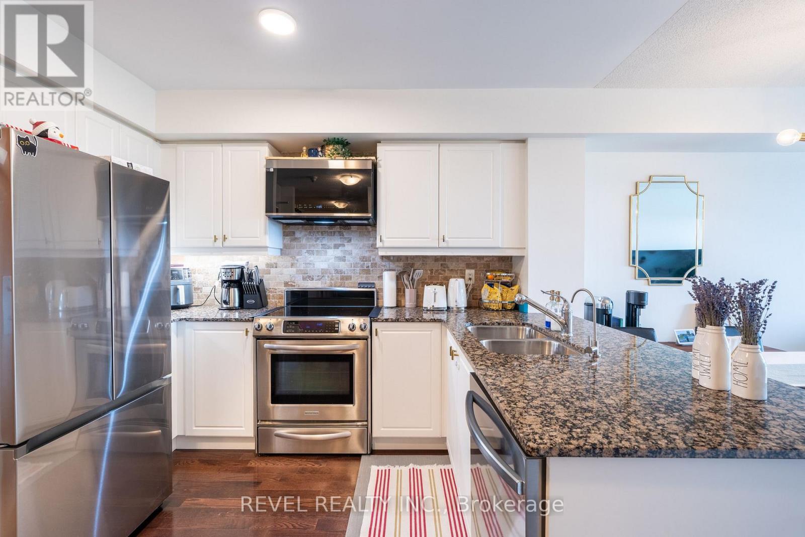 603 - 1403 Royal York Road Property Photo 7