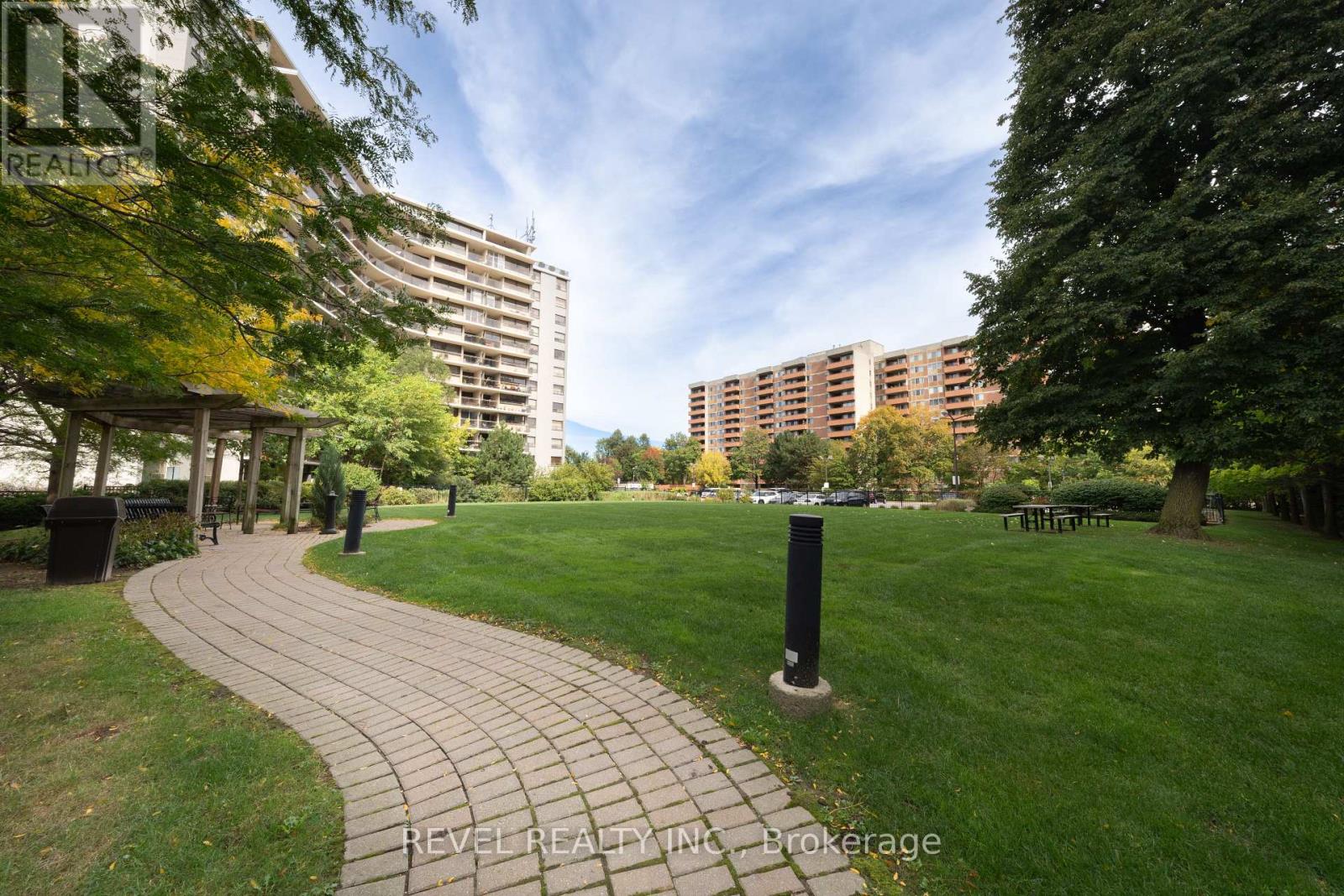 603 - 1403 Royal York Road Property Photo 23