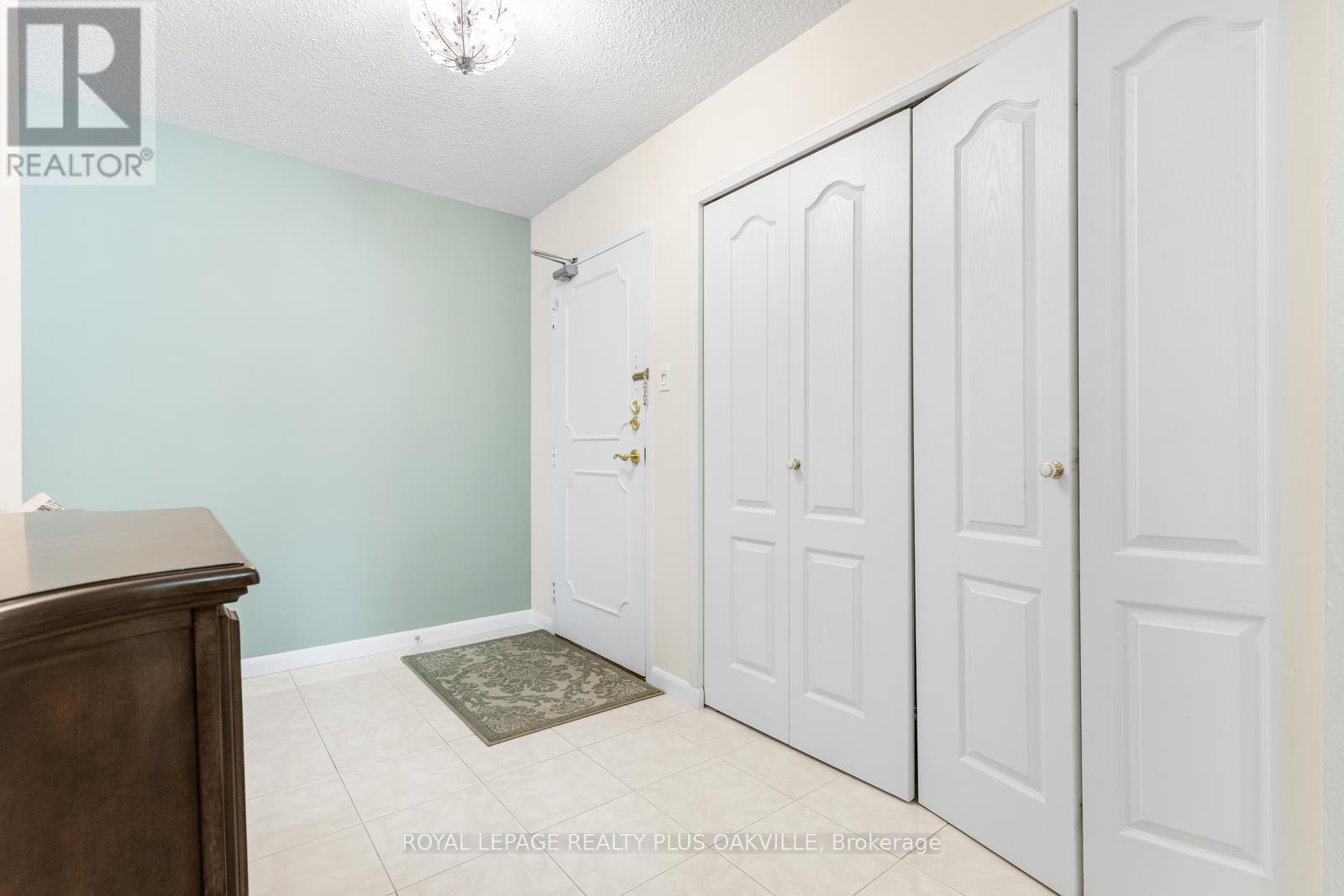 102 - 2175 Marine Drive Property Photo 3