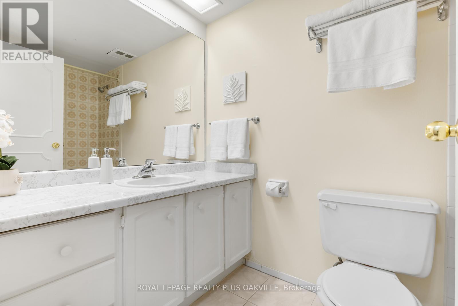 102 - 2175 Marine Drive Property Photo 22