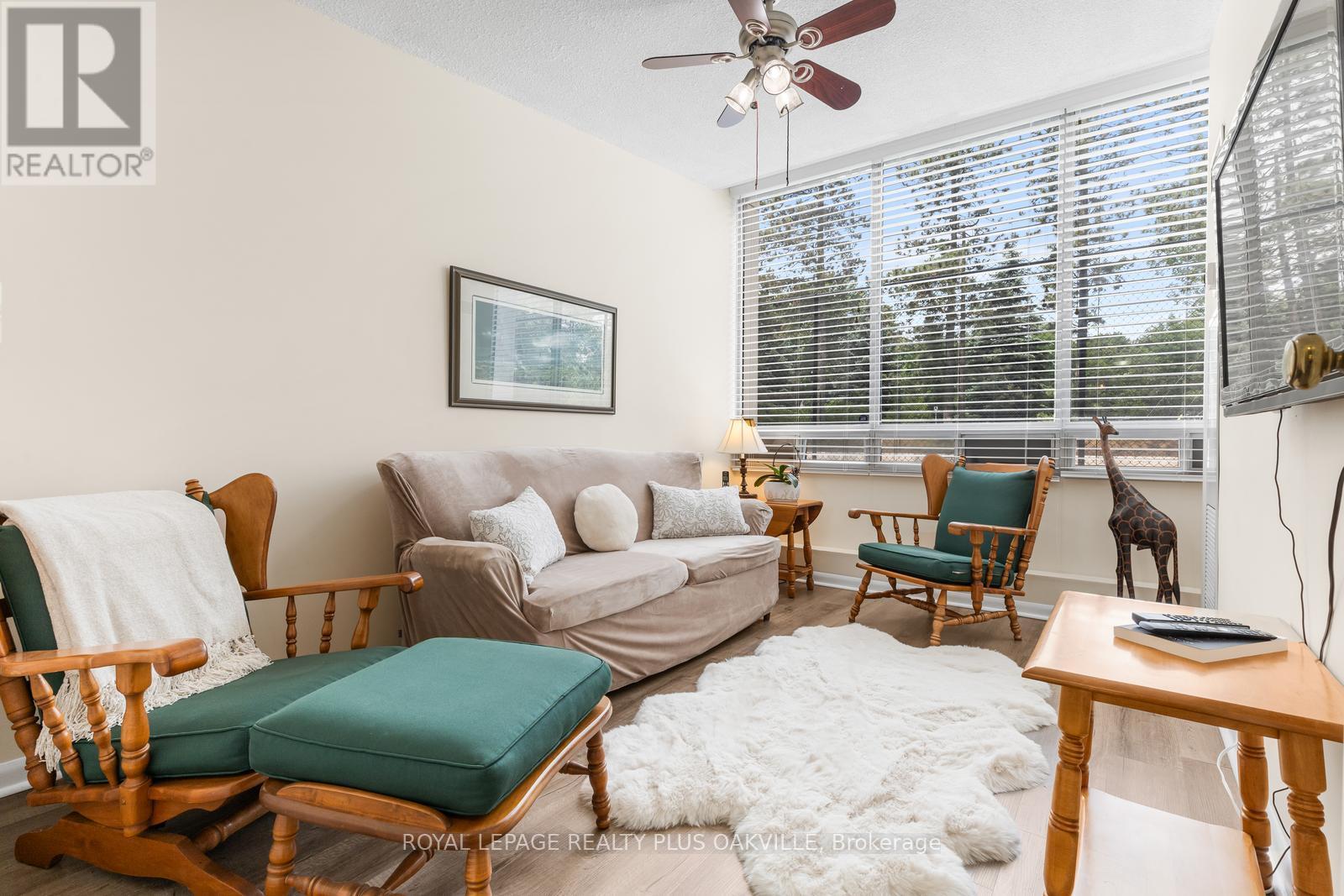 102 - 2175 Marine Drive Property Photo 24