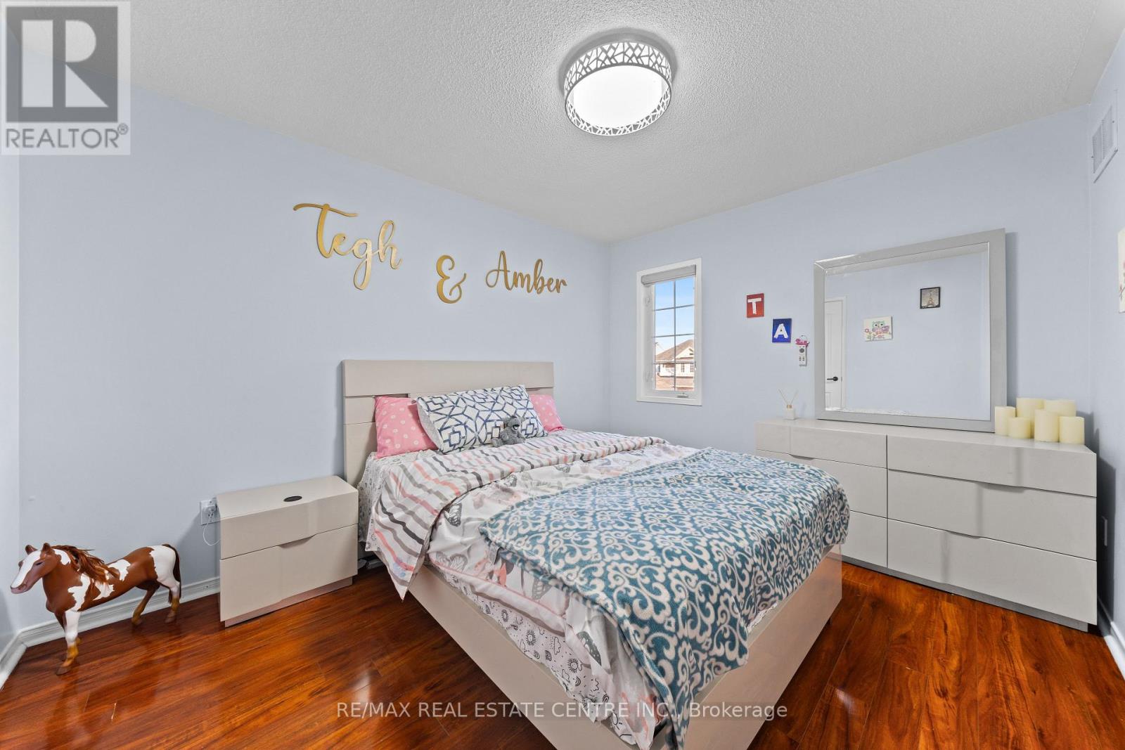 10 Midvale Road Property Photo 24