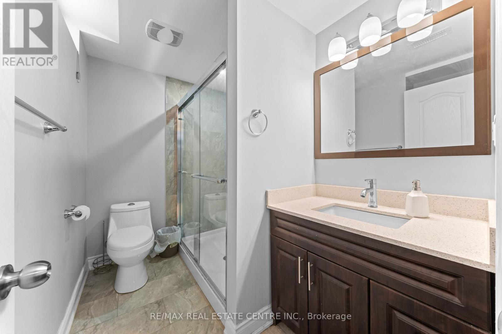 10 Midvale Road Property Photo 33