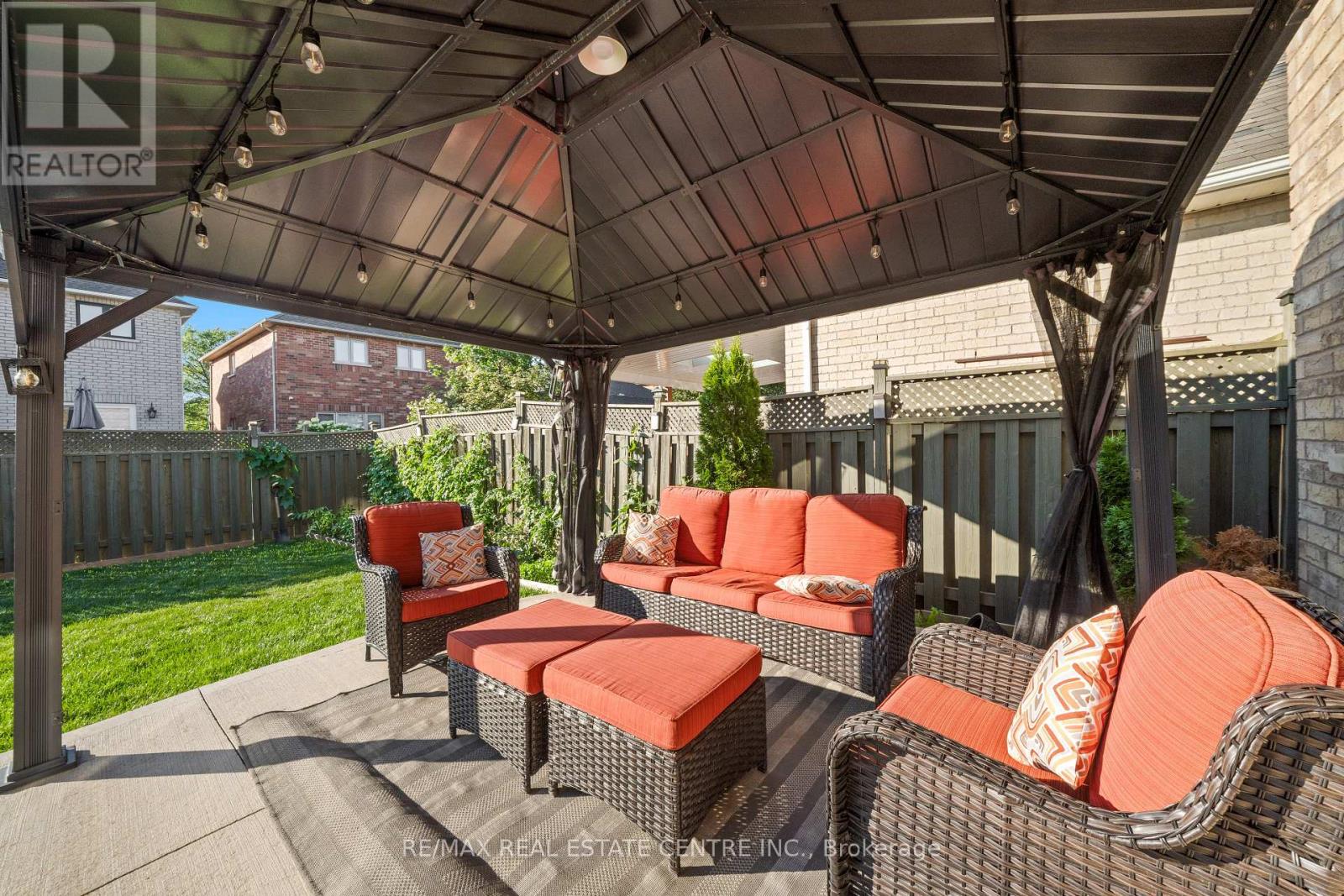 10 Midvale Road Property Photo 35