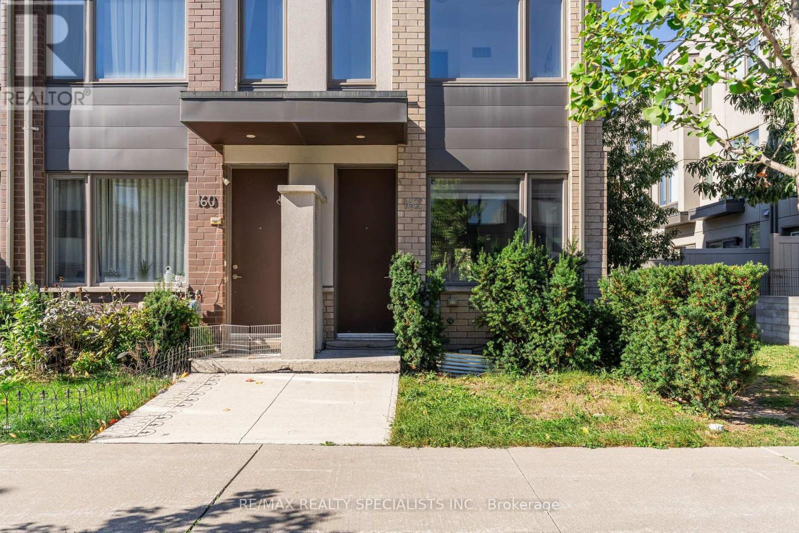 162 William Duncan Road Property Photo 4
