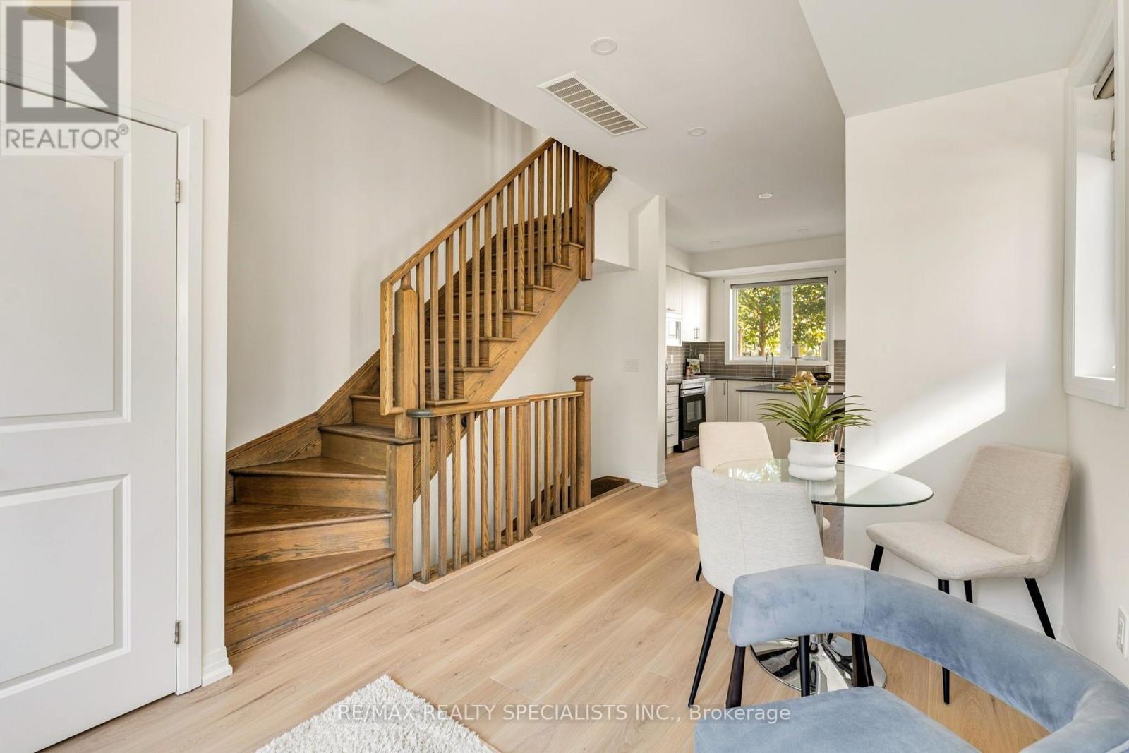 162 William Duncan Road Property Photo 17