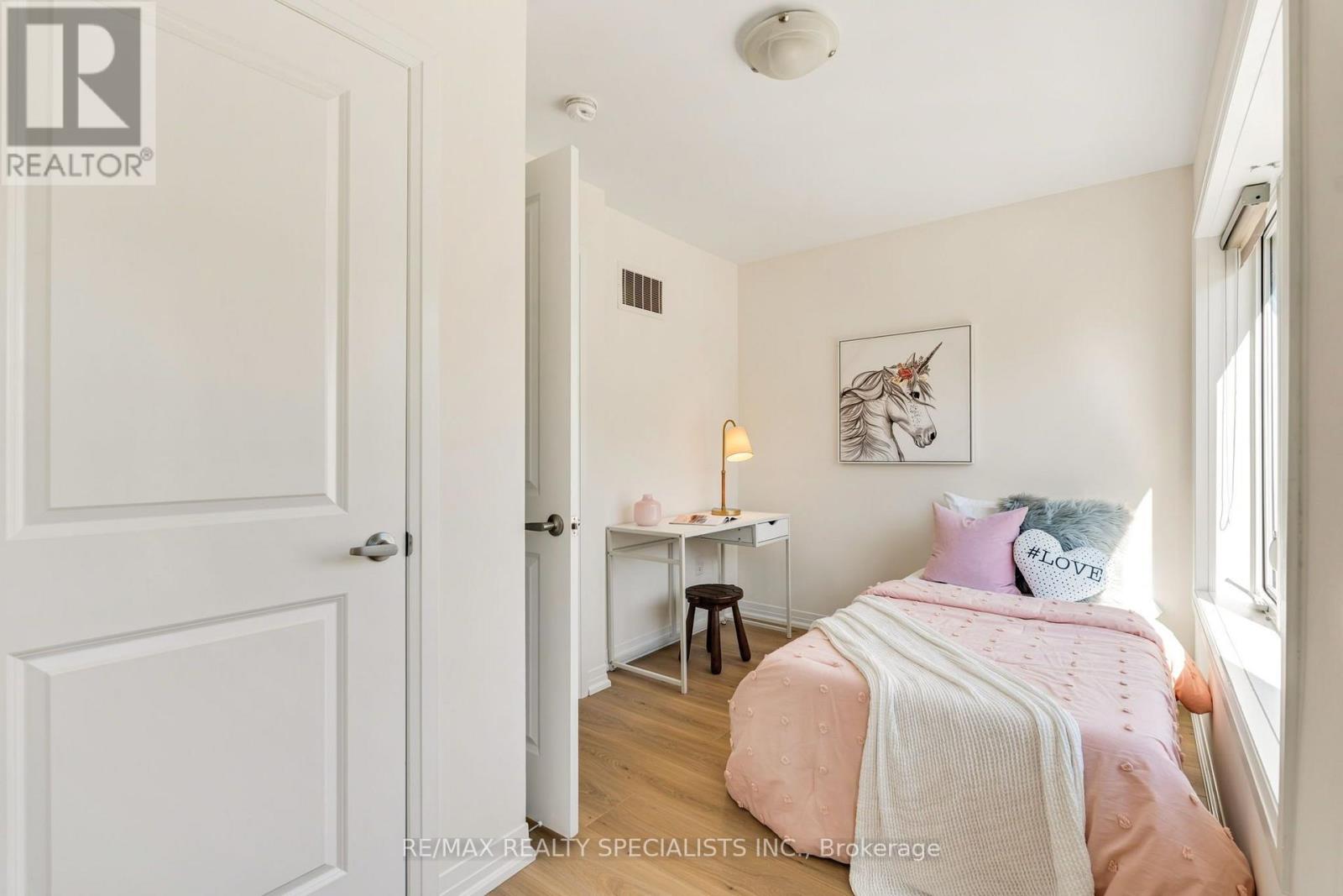 162 William Duncan Road Property Photo 22