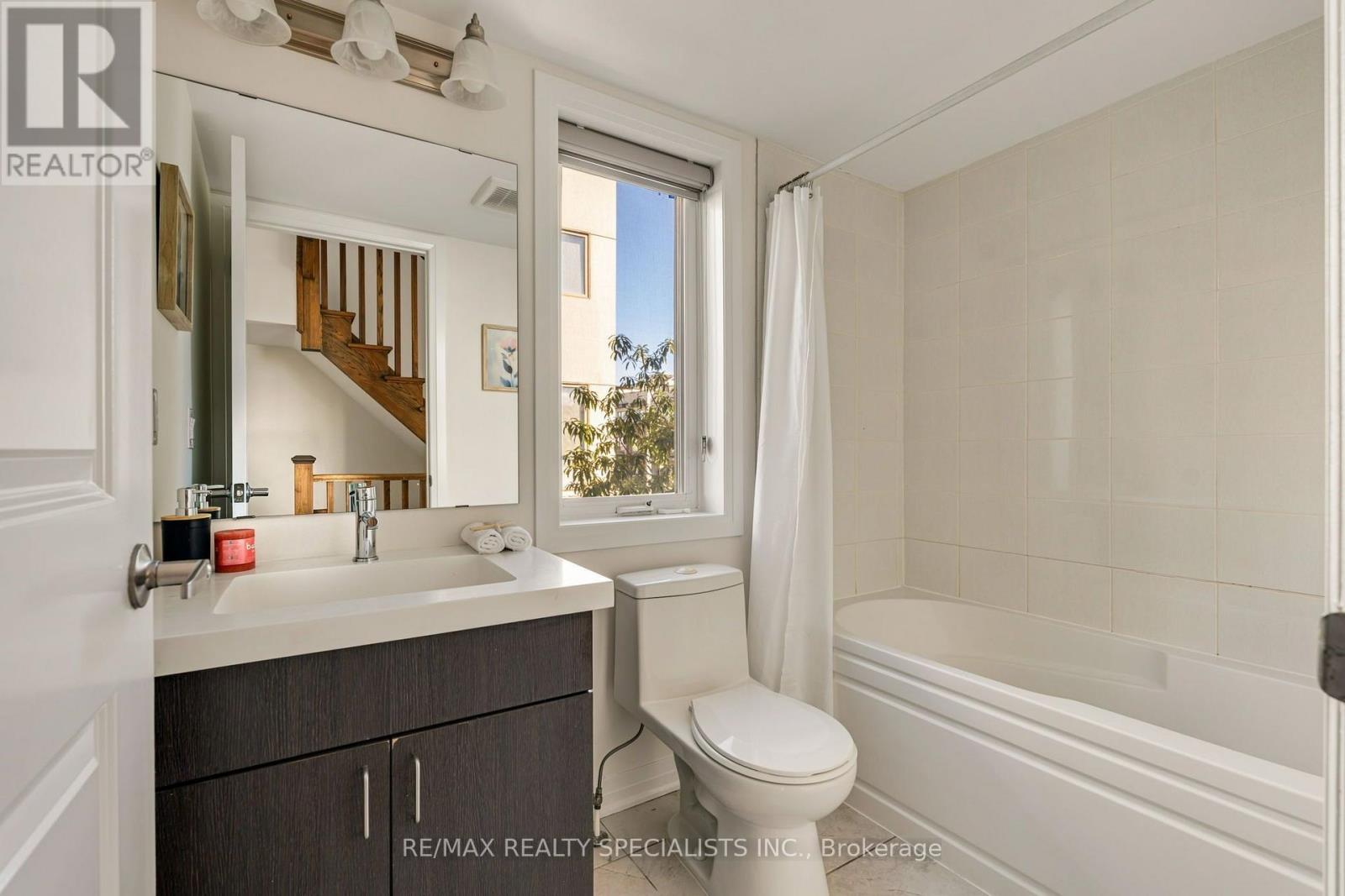 162 William Duncan Road Property Photo 23