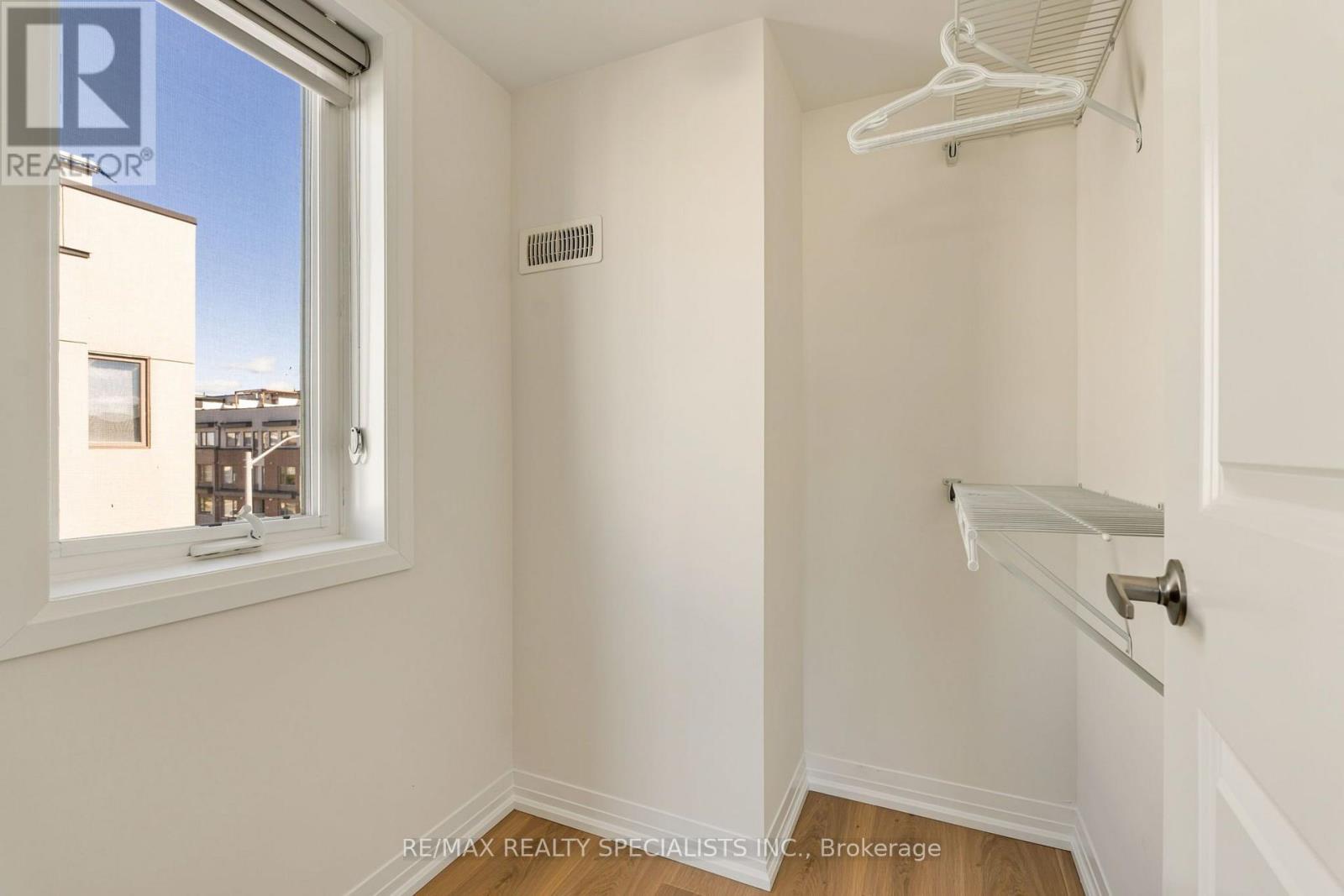 162 William Duncan Road Property Photo 32