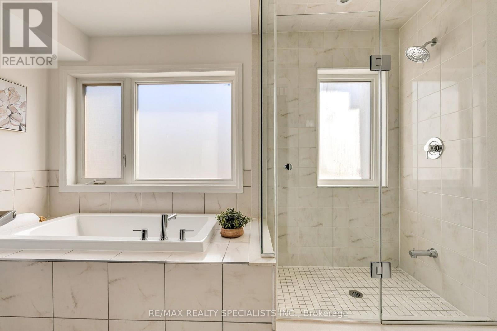 162 William Duncan Road Property Photo 33