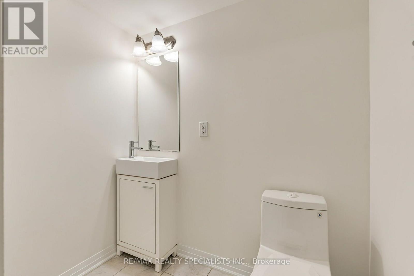 162 William Duncan Road Property Photo 37