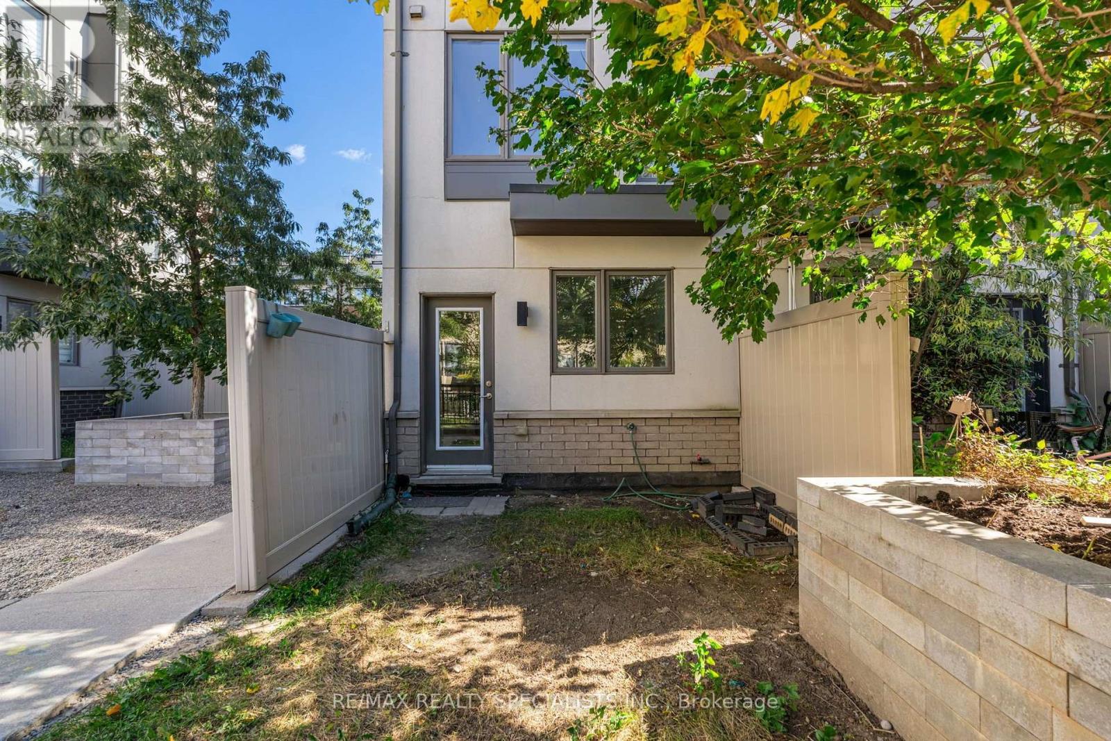 162 William Duncan Road Property Photo 48