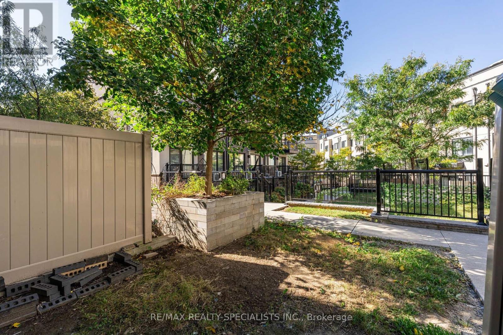 162 William Duncan Road Property Photo 49