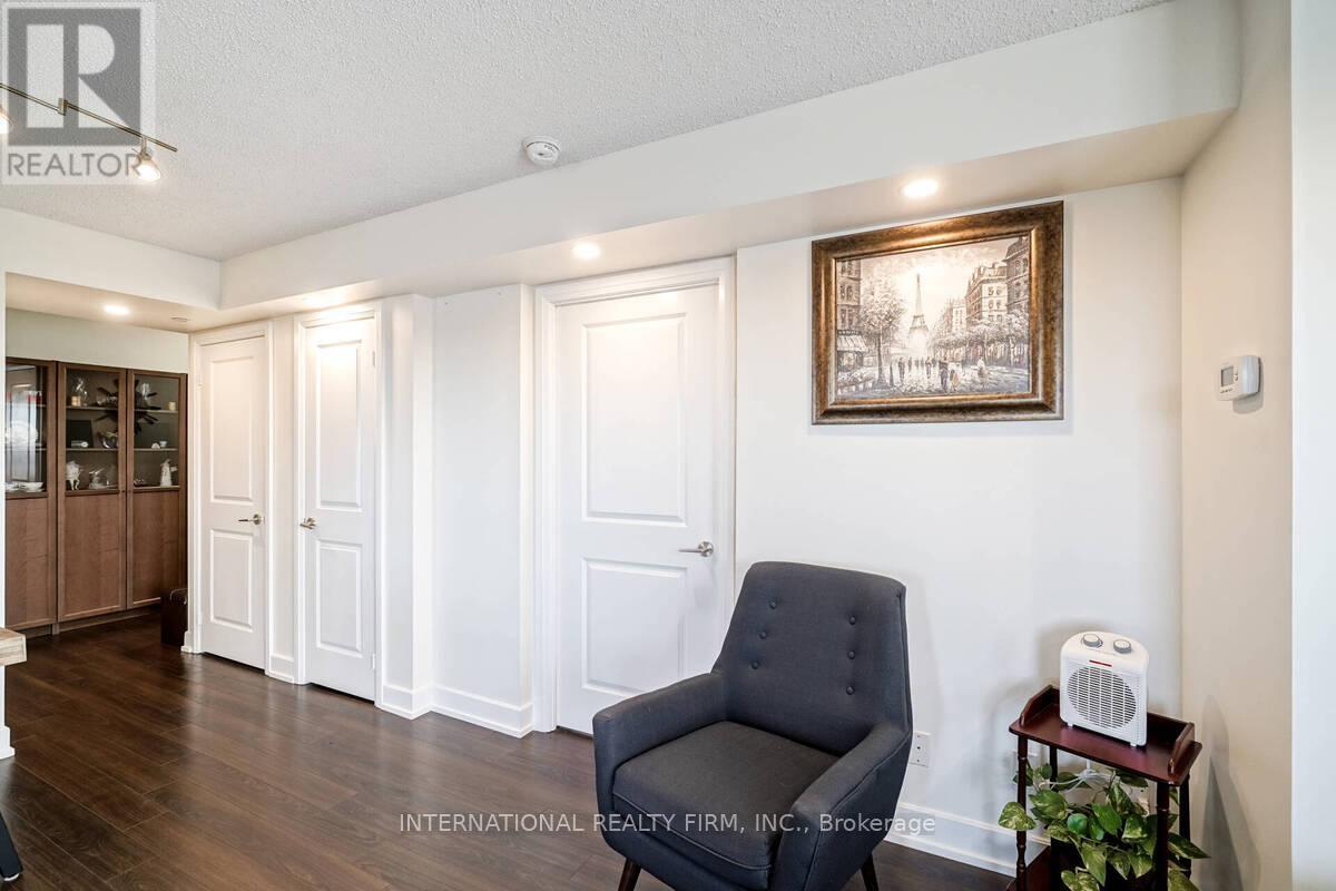 2222 - 2 Eva Road Property Photo 5