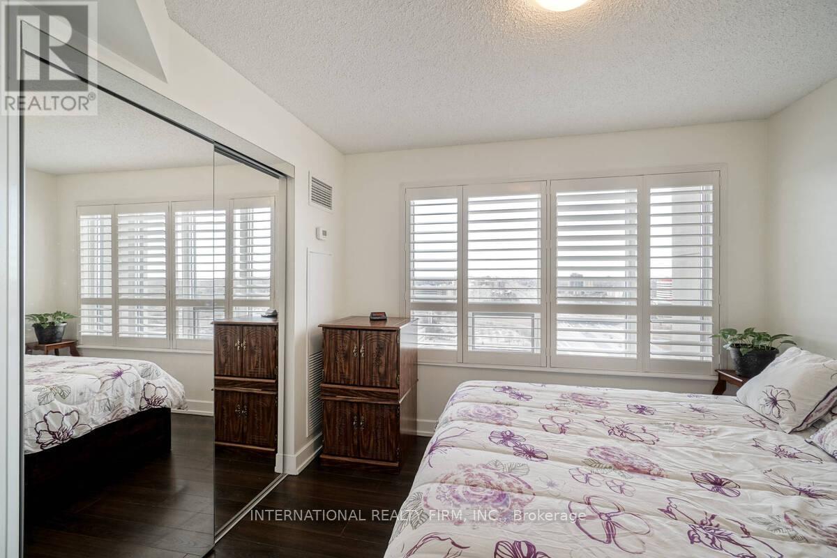 2222 - 2 Eva Road Property Photo 18