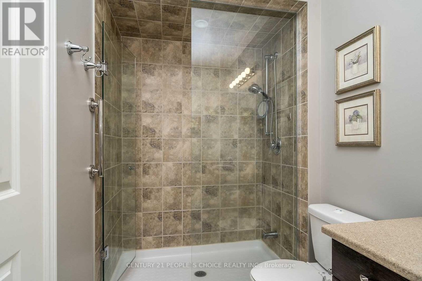 526 - 383 Main Street E Property Photo 17