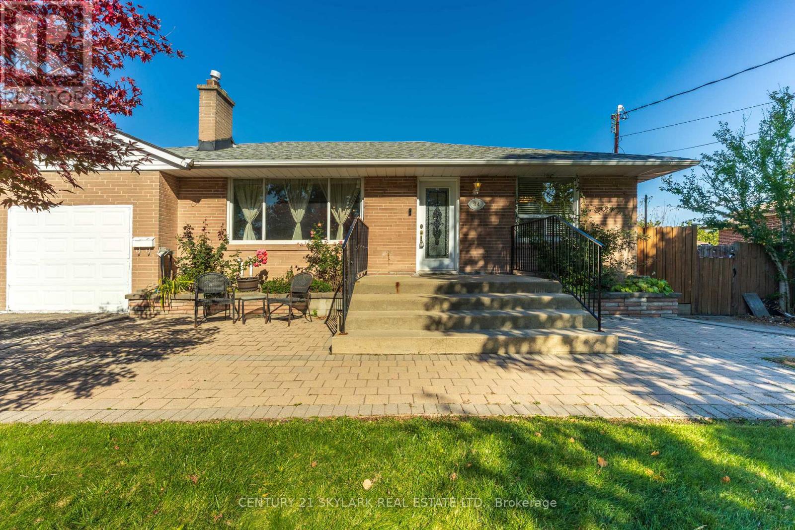 24 Aura Lea Boulevard Property Photo 4