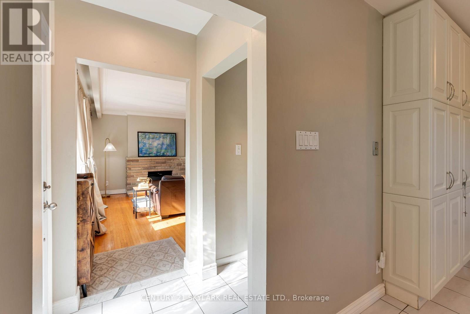 24 Aura Lea Boulevard Property Photo 7