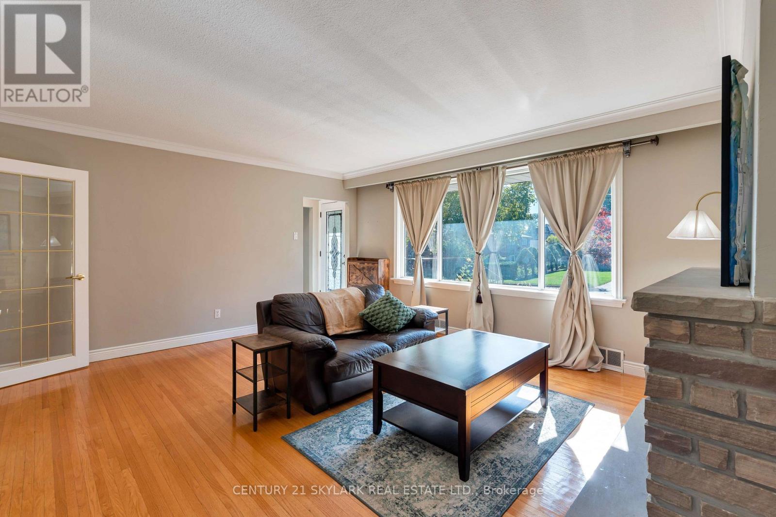 24 Aura Lea Boulevard Property Photo 10
