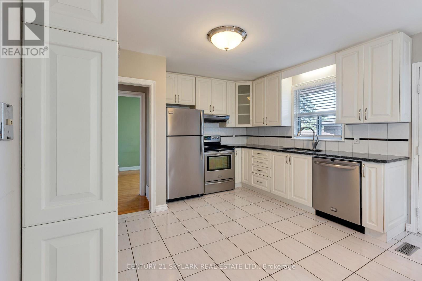 24 Aura Lea Boulevard Property Photo 15
