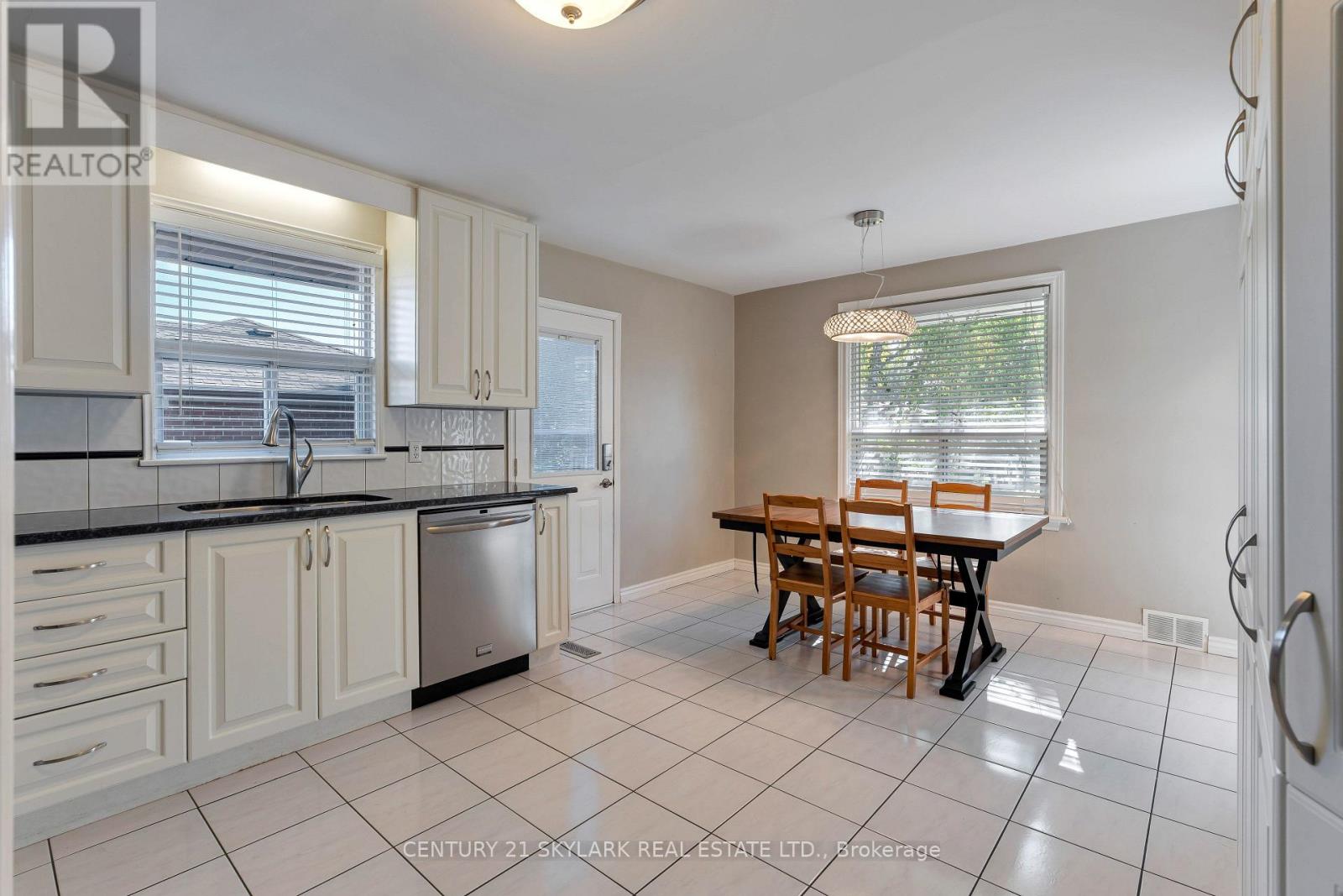 24 Aura Lea Boulevard Property Photo 16