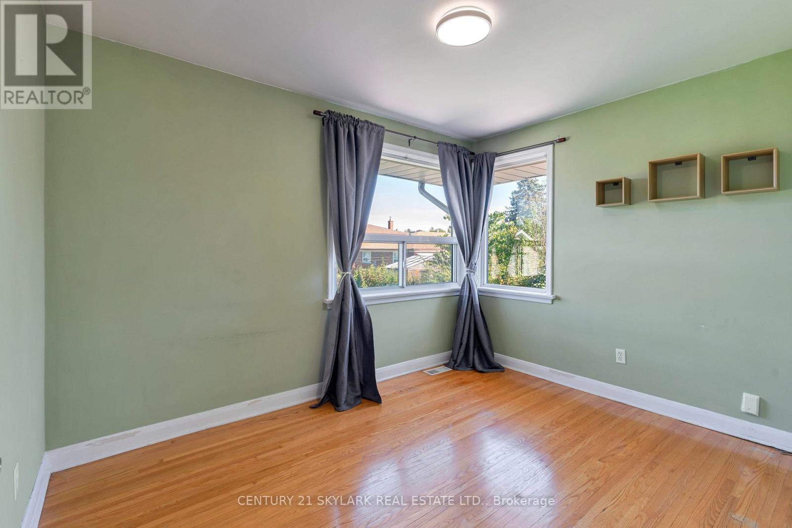 24 Aura Lea Boulevard Property Photo 18