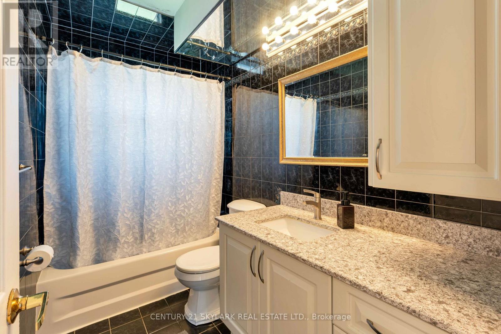 24 Aura Lea Boulevard Property Photo 19