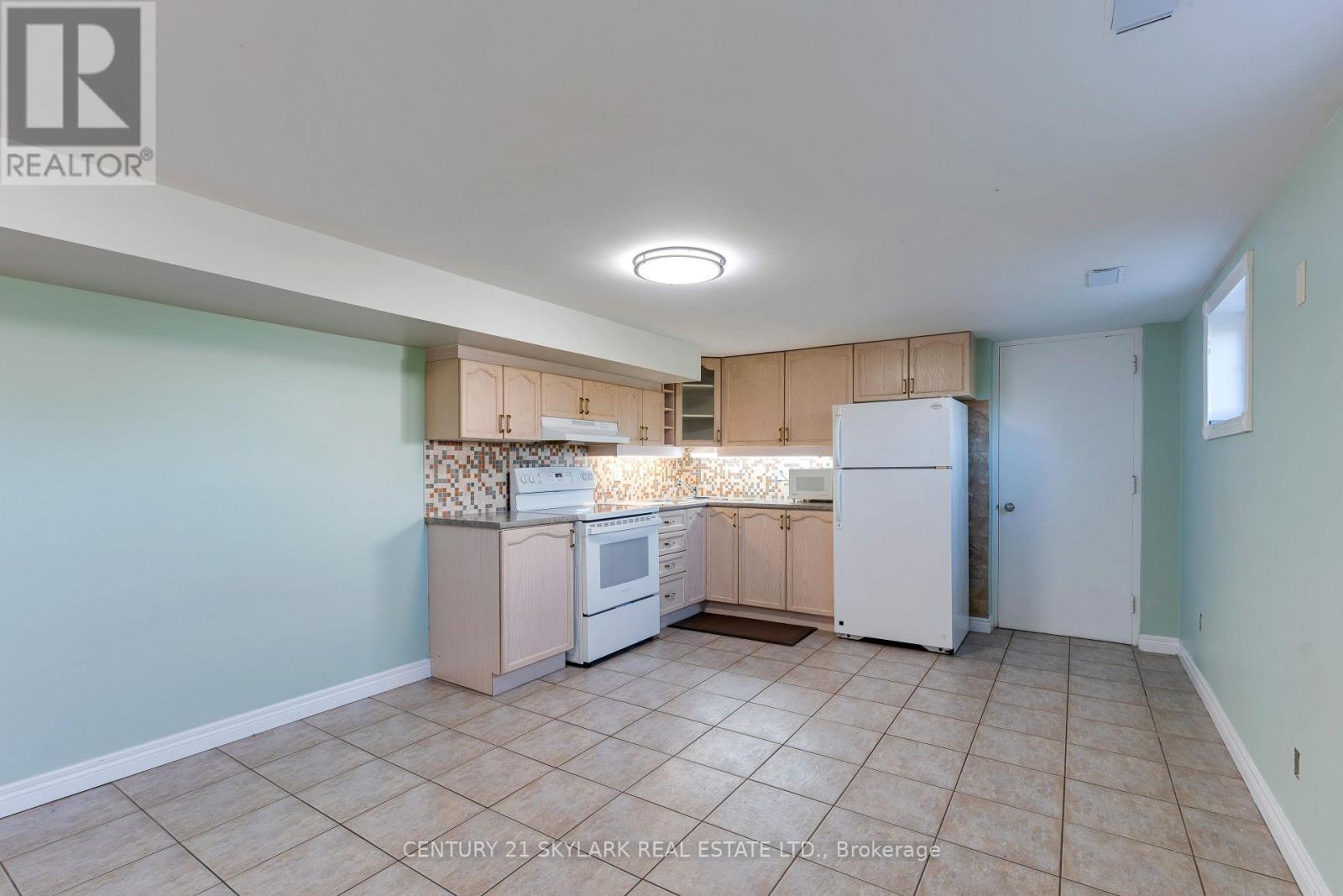 24 Aura Lea Boulevard Property Photo 27