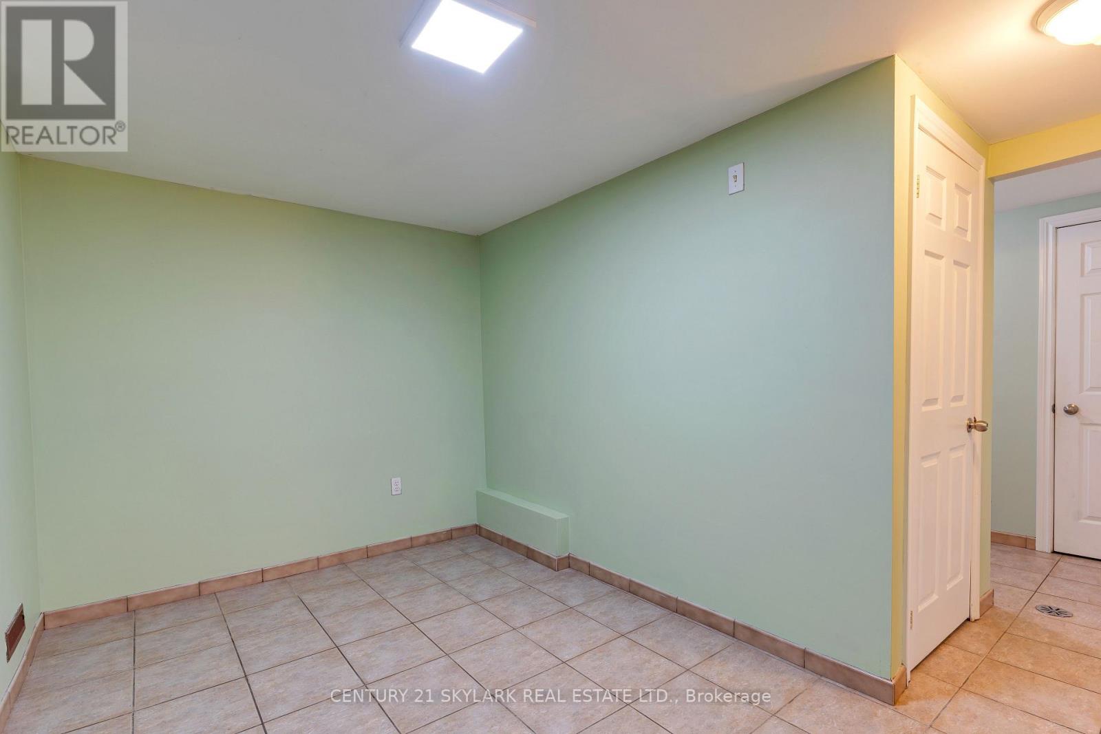 24 Aura Lea Boulevard Property Photo 32