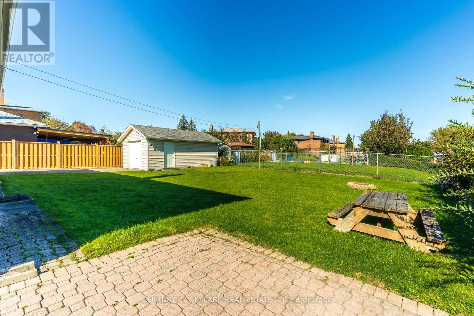 24 Aura Lea Boulevard Property Photo 37