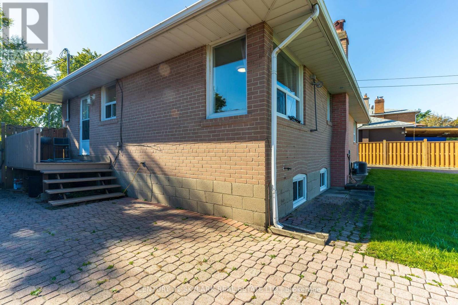 24 Aura Lea Boulevard Property Photo 39